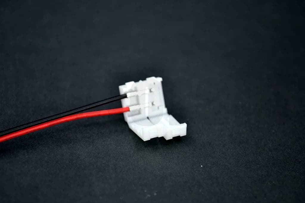 Şerit Led Elektrik Akım Besleme Konnektörü Kablolu